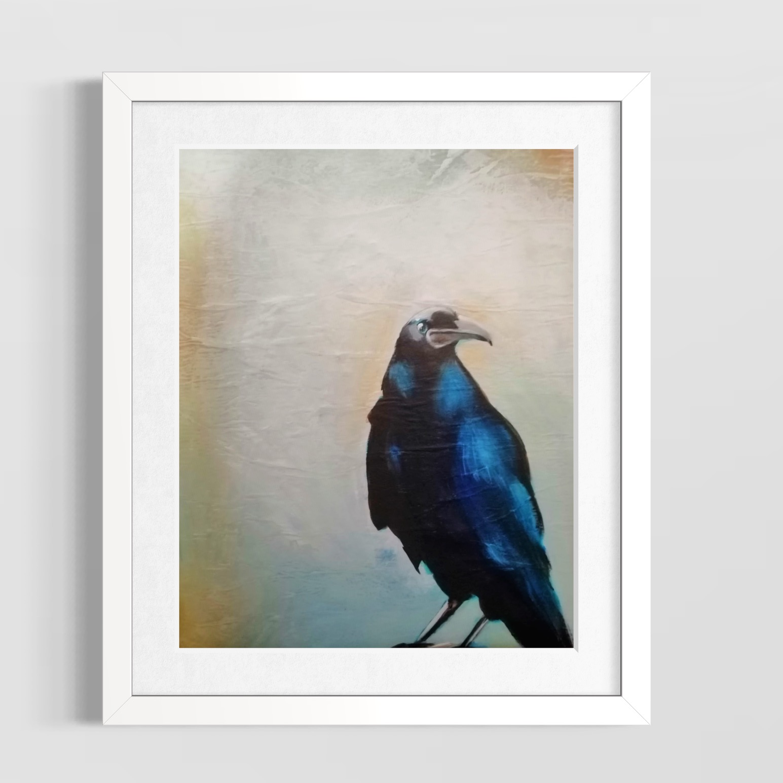 Corbeau bleu sur fond clair texturé / Blue crow on a soft textured background