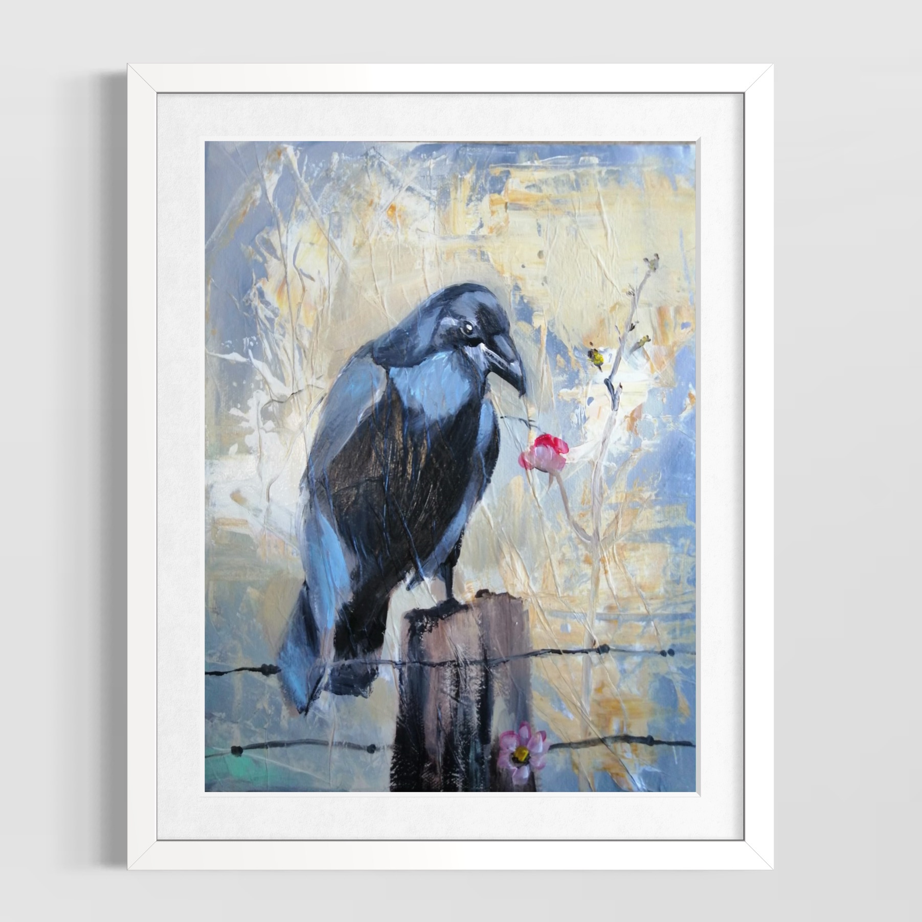 Corbeau bleu-noir posé sur un piquet, fond abstrait clair, technique mixte par Anaïs Eck. / Blue-black raven on a post, light abstract background, mixed media by Anaïs Eck.