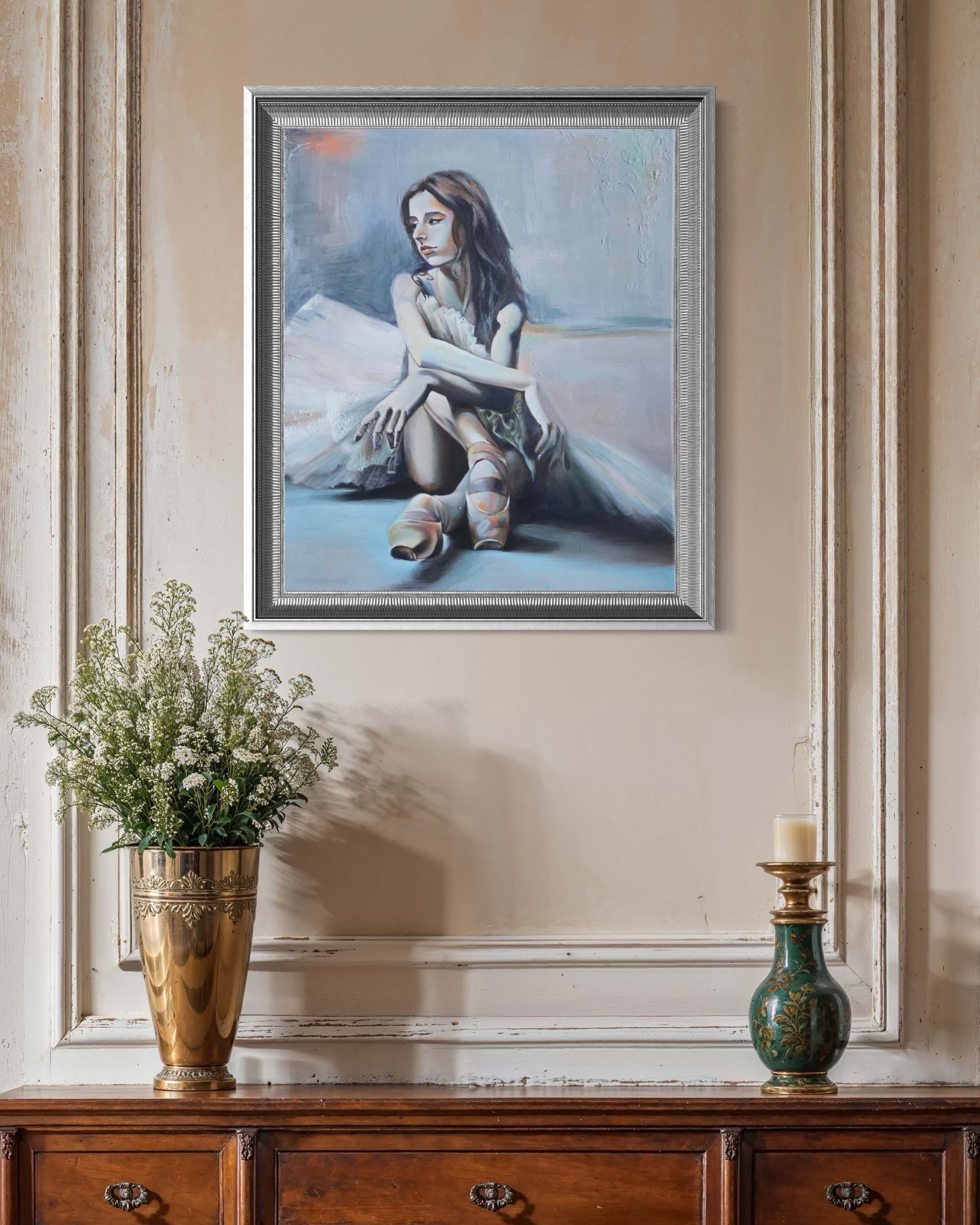 Détail d’une danseuse assise, œuvre d’Anaïs Eck, symbolisant la vie et la lumière. / detail of Painting of a woman dancer by Anaïs Eck, symbolizing life and light